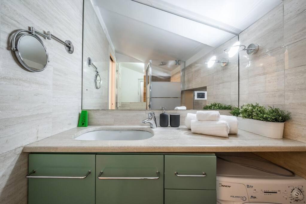 Duomo In 5 Minutes Cozy And Quiet Apartment Milan Bagian luar foto